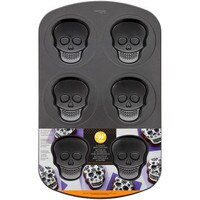 WILTON MINI SKULLS PAN 3 3/4" (6)