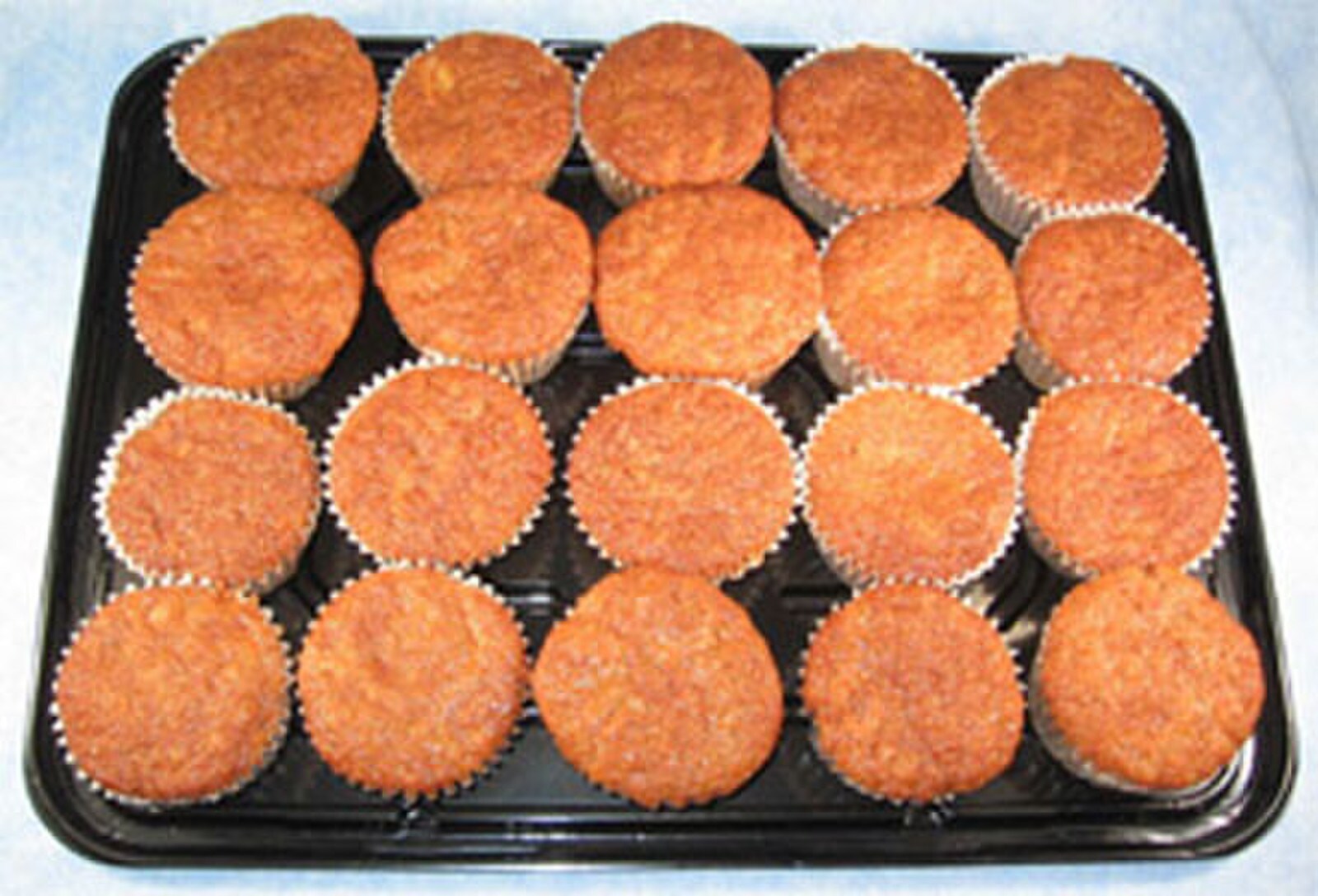 CARROT FROZEN CUPCAKE - 24 PACK (24 X 50 G)
