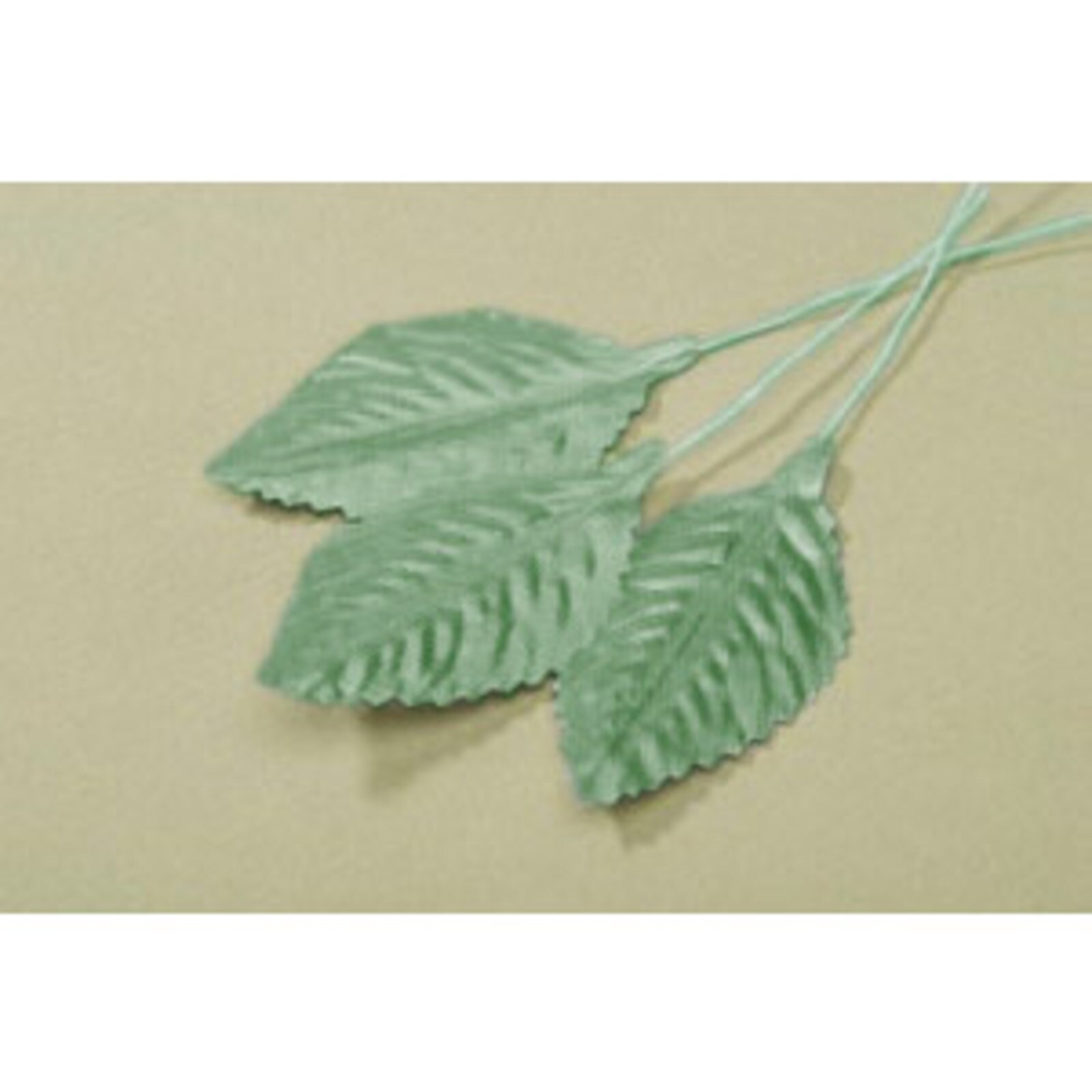 GREEN LEAF ON WIRE